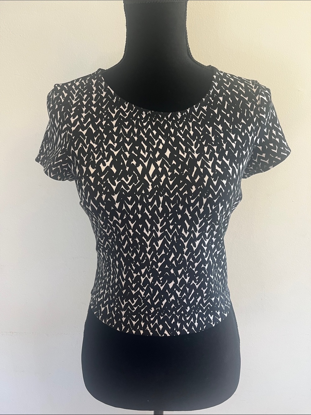 Express Black and White Printed Crop Top